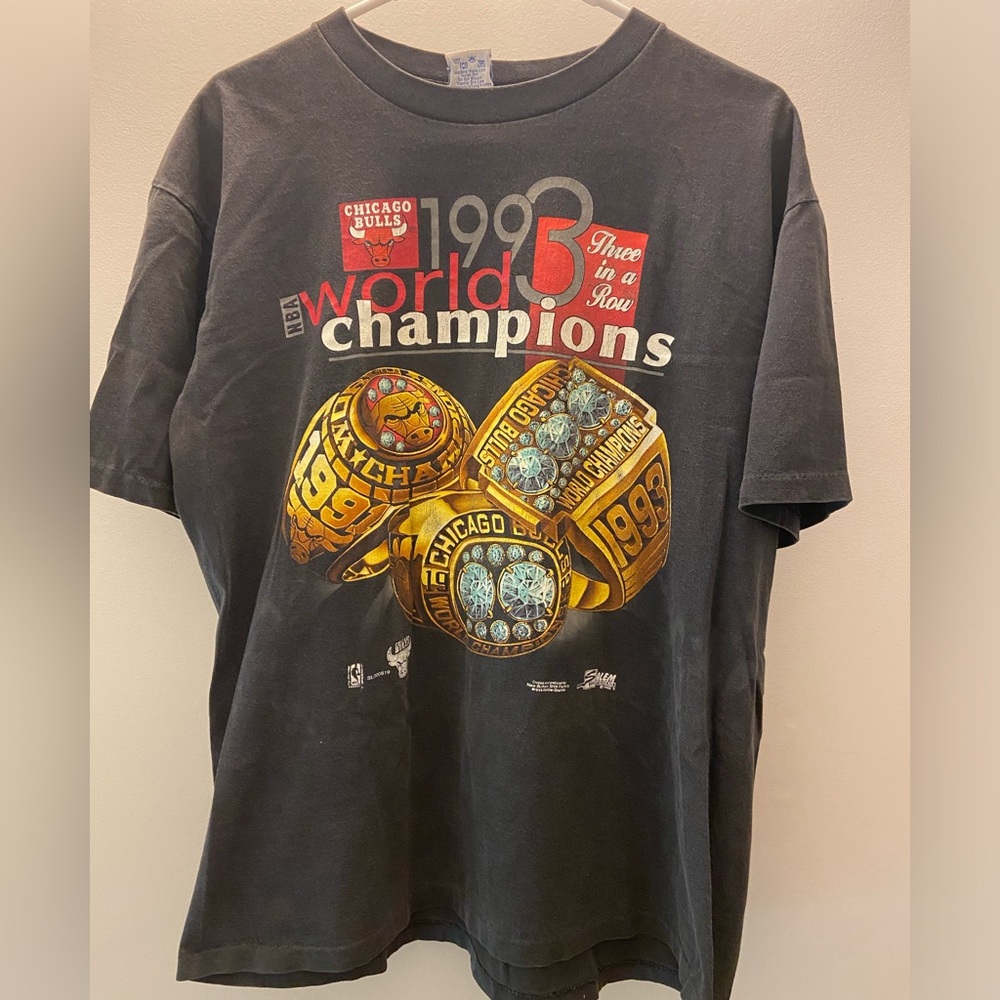 1993 bulls 3 peat championship tee shirt